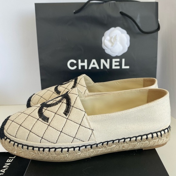 Chanel Espadrilles Canvas Diamond Quilted Flats - Picture 12 of 12